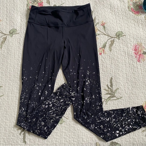Lululemon Speed Wunder Tight 28" *Speckle Shine
Black / Deep Coal / Silver - Picture 11 of 11